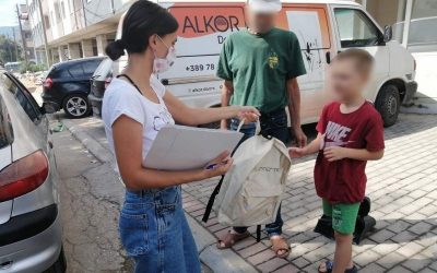 Продолжуваме со делење училишен прибор